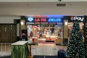 La Vie Jewellers image