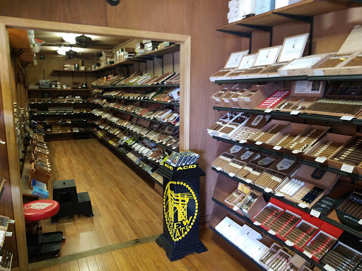 Tobacco Shop «Fogue & Bates Tobacco», reviews and photos, 6929 E 71st St, Tulsa, OK 74133, USA