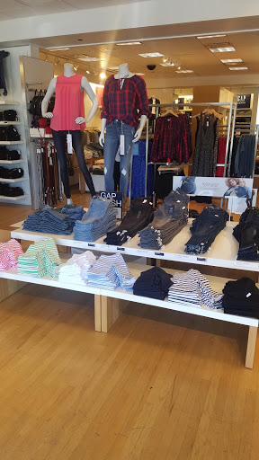 Clothing Store «Gap», reviews and photos, 4001 N Lamar Blvd, Austin, TX 78756, USA