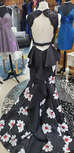 Consignment Shop «The White Pear Formal Consignment Boutique», reviews and photos, 1128 W Market St, Pottsville, PA 17901, USA