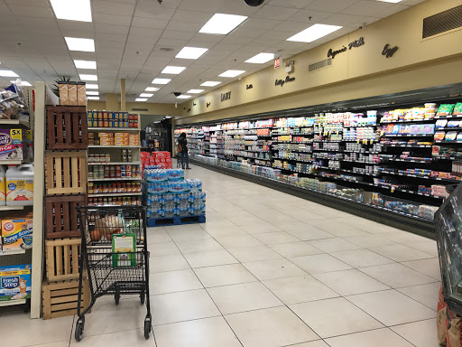 Supermarket «Treasure Island Foods», reviews and photos, 1526 E 55th St, Chicago, IL 60615, USA
