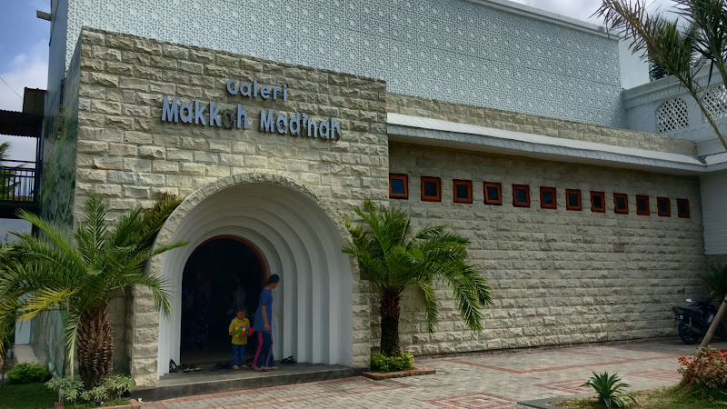 Toko Suvenir di Kabupaten Garut: Mengunjungi Jumlah Tempat Menarik di Galeri Makkah Madinah