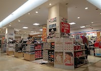 フットキューブ 靴売場（IY八尾）