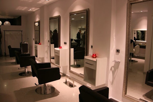 Deena Saló orgànic & Spa Aveda en Vic, Barcelona