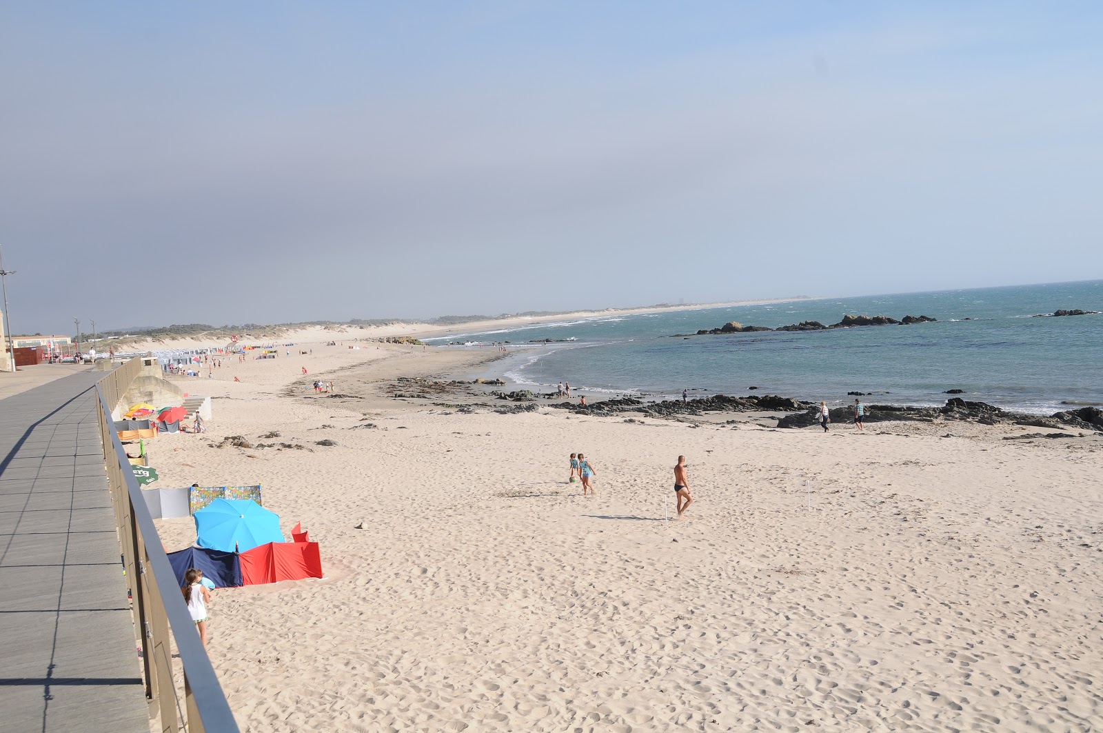 Photo de Praia da Apulia avec plage spacieuse