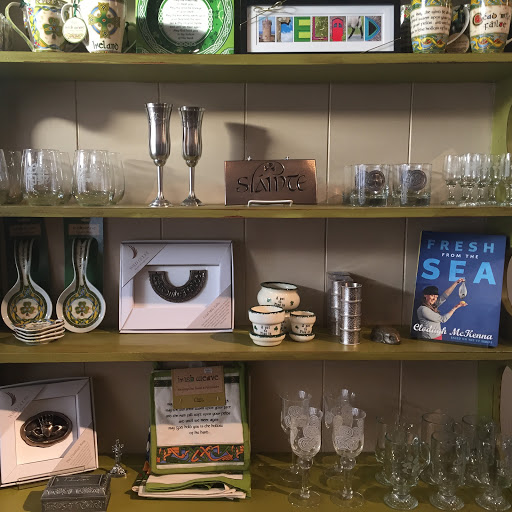 Lucky Ewe Irish Goods, 2371 Whitney Ave, Hamden, CT 06518, USA, 