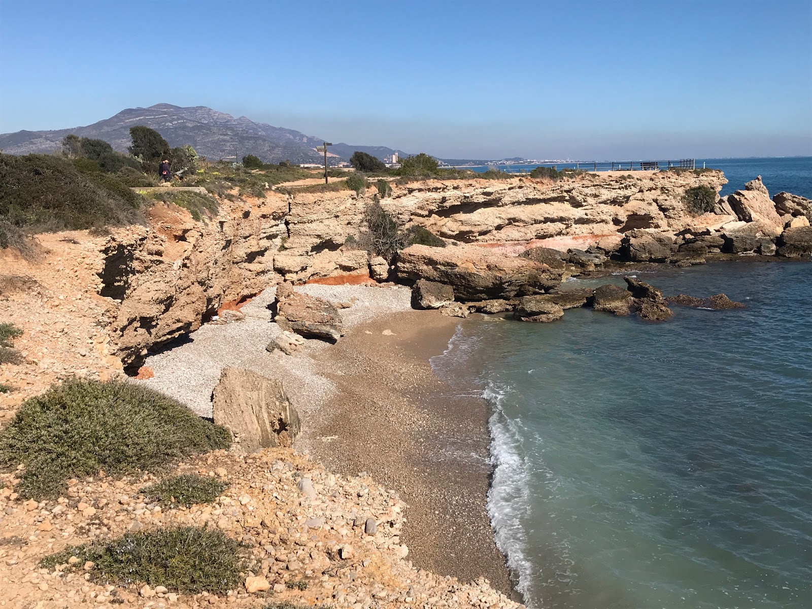 Riu de la Senia'in fotoğrafı gri ince çakıl taş yüzey ile