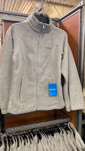 Sportswear Store «Columbia Sportswear Outlet Store», reviews and photos, 3170 Livermore Outlets Dr #420, Livermore, CA 94551, USA