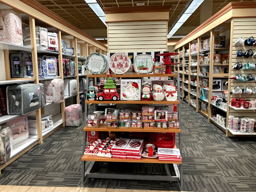 Clothing Store «Burlington Coat Factory», reviews and photos, 533 S Broad St, Meriden, CT 06450, USA