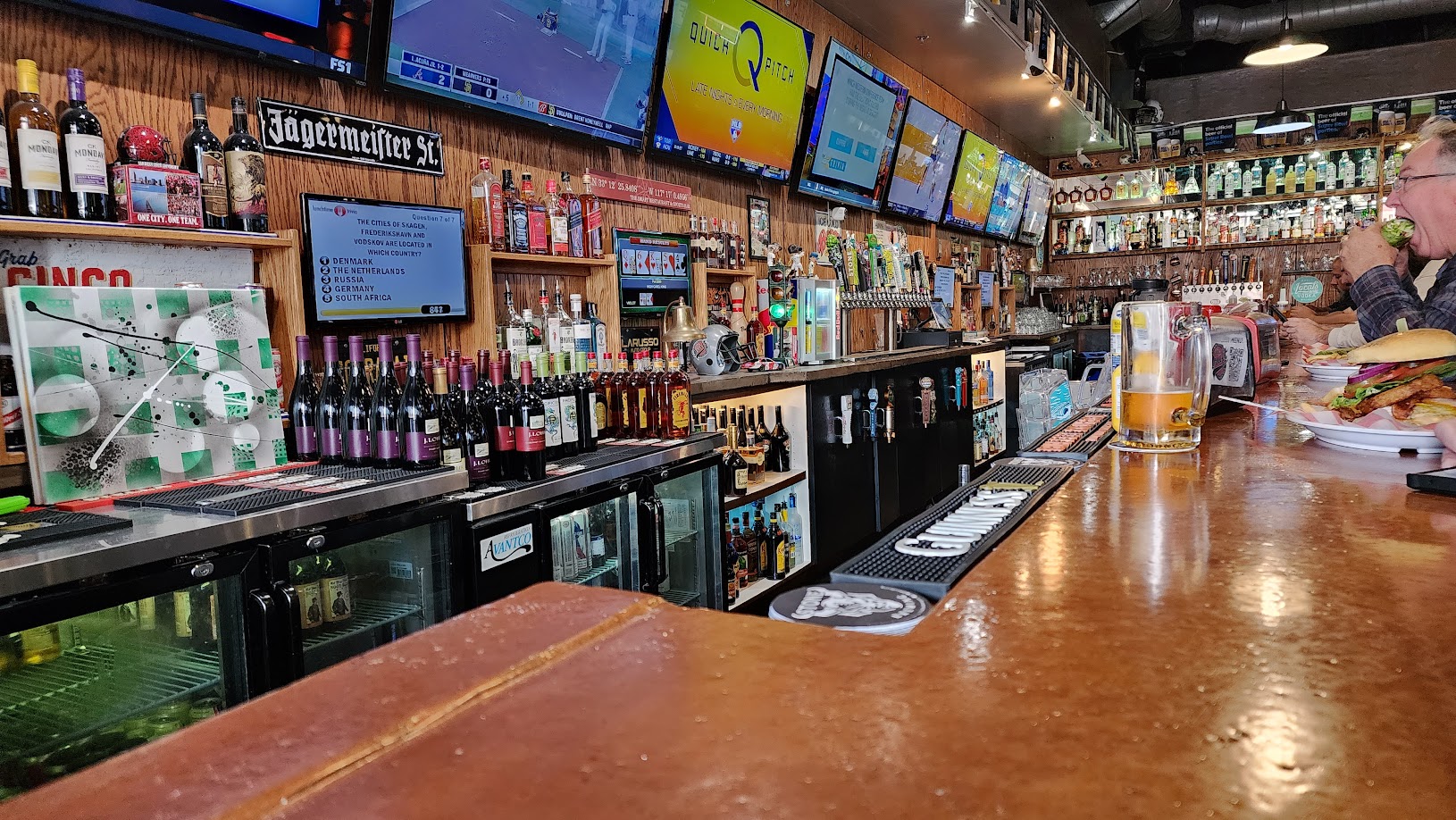 The Draft Restaurant and Sports Bar