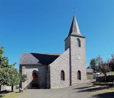 Église Saint Jean Baptiste à Pradiers
