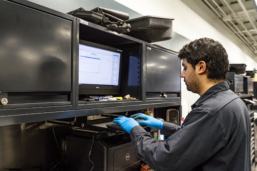 Land Rover Freeport Service Center image 8