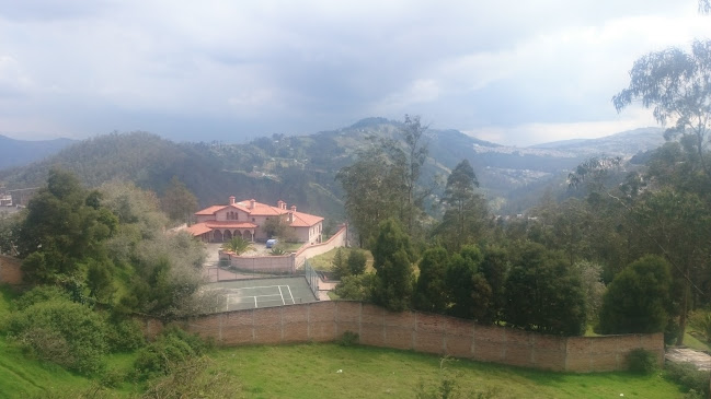 VFGP+RRM, Quito 170103, Ecuador