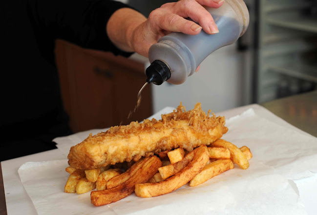Comments and reviews of Knighton Plaice fish and chips