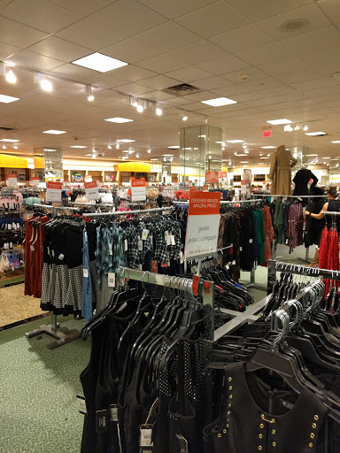 Department Store «Century 21 Department Store», reviews and photos, 1 N Park Pl, Morristown, NJ 07960, USA