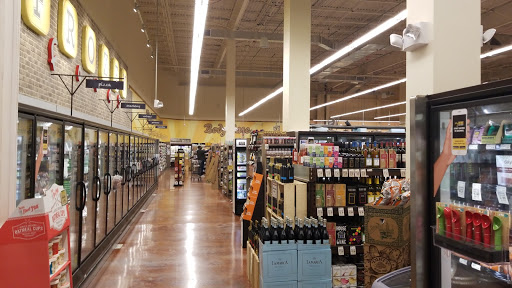 Grocery Store «Fresh Thyme Farmers Market- 82nd», reviews and photos, 4225 E 82nd St, Indianapolis, IN 46250, USA