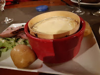 Raclette du Restaurant de fondues Restaurant Le Plancher des Vaches à Valloire - n°4