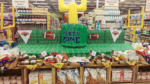 Grocery Store «Hannaford Supermarket», reviews and photos, 1122 Mohawk St, Utica, NY 13501, USA