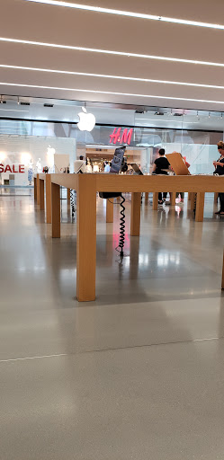 Computer Store «Apple Washington Square», reviews and photos, 9585 SW Washington Square Rd, Tigard, OR 97223, USA