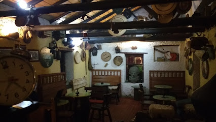 Café - Bar, Museo del Indio Rómulo. Calicanto Re - Carrera tercera contigüo Puente Real Calicanto, Monguí, Villa de Monguí, Boyacá, Colombia
