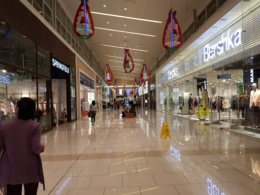 Centros comerciales abiertos los domingos en San Jose
