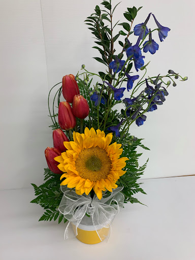 Florist «Flowers N More», reviews and photos, 740 SE Madison St, Albany, OR 97321, USA