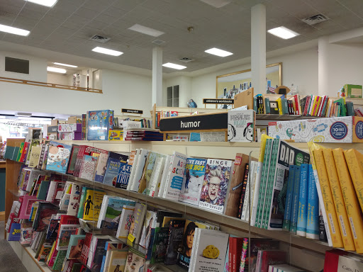 Book Store «Horizon Books», reviews and photos, 243 E Front St, Traverse City, MI 49684, USA