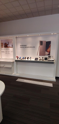 Cell Phone Store «Verizon», reviews and photos, 1169 Saxon Blvd #100, Orange City, FL 32763, USA