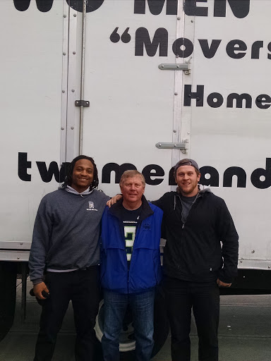 Moving and Storage Service «Two Men and a Truck», reviews and photos, 607 SE Everett Mall Way, Everett, WA 98208, USA