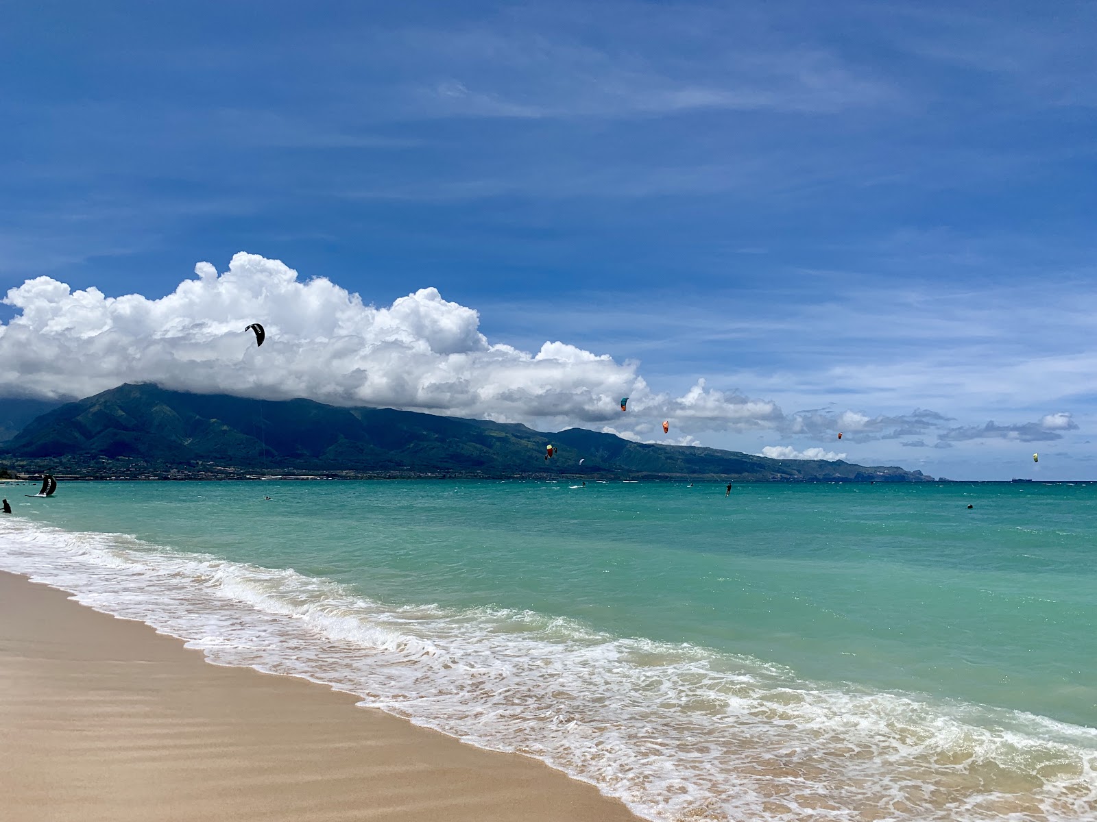 Foto de Kanaha Beach ubicado en área natural