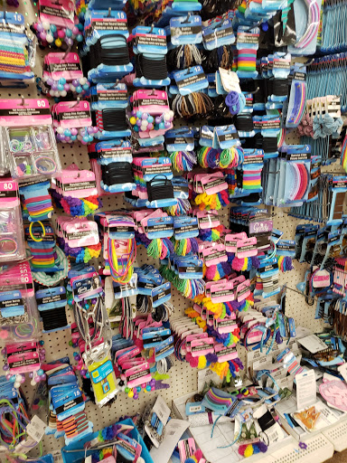 Dollar Store «Dollar Tree», reviews and photos, 168 Glen Cove Rd #C, Carle Place, NY 11514, USA