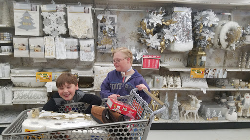 Discount Store «Big Lots», reviews and photos, 1608 N Larkin Ave, Crest Hill, IL 60435, USA