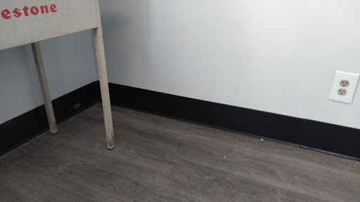 Tire Shop «Firestone Complete Auto Care», reviews and photos, 401 E Broadway, Louisville, KY 40202, USA