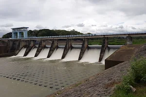 Dam Colo image