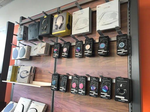 Cell Phone Store «AT&T Authorized Retailer», reviews and photos, 10250 Federal Blvd #600, Federal Heights, CO 80260, USA