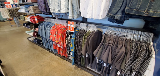 Clothing Store «Old Navy», reviews and photos, 3131 E Main St, Mohegan Lake, NY 10547, USA