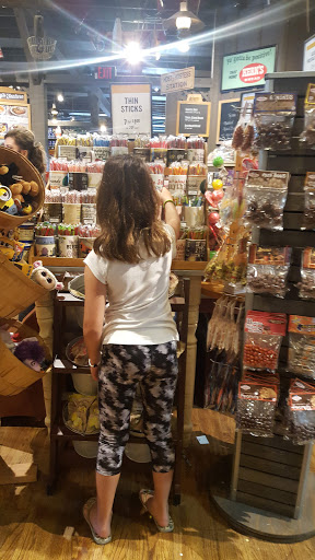 American Restaurant «Cracker Barrel Old Country Store», reviews and photos, 80 Alamo Dr, London, KY 40741, USA