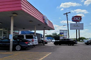 Dairy Queen image