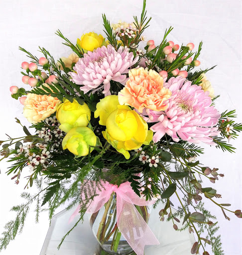 Florist «K & M Floral & Interior Plant Designs», reviews and photos, 537 Main St, Woodland, CA 95695, USA