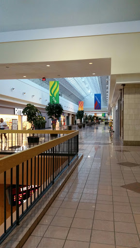 Shopping Mall «ShoppingTown Mall», reviews and photos, 3649 Erie Blvd E, Syracuse, NY 13214, USA