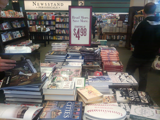 Book Store «Barnes & Noble», reviews and photos, 47 E Chicago Ave, Naperville, IL 60540, USA