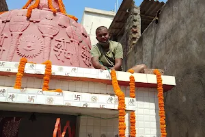 Dakshin Mukhi Hanuman Mandir( Munna Thekedar) image