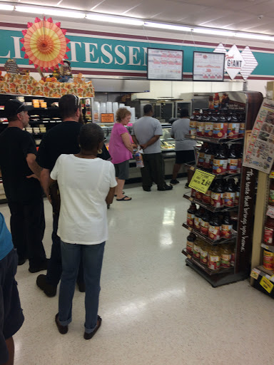 Grocery Store «Food Giant», reviews and photos, 10300 Dixie Beeline Hwy, Guthrie, KY 42234, USA