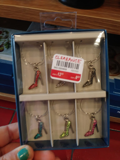 Home Goods Store «Pier 1 Imports», reviews and photos, 1860 N Federal Hwy, Fort Lauderdale, FL 33305, USA