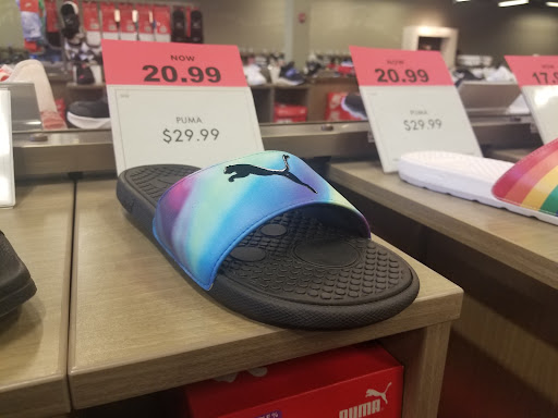 Shoe Store «DSW Designer Shoe Warehouse», reviews and photos, 1015 Cochrane Rd, Morgan Hill, CA 95037, USA