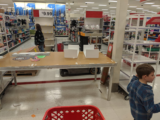 Department Store «Target», reviews and photos, 18855 N Market Pl Dr, Aurora, OH 44202, USA