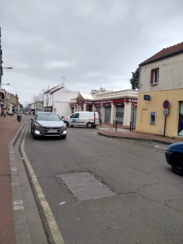 Sh Market à Achères