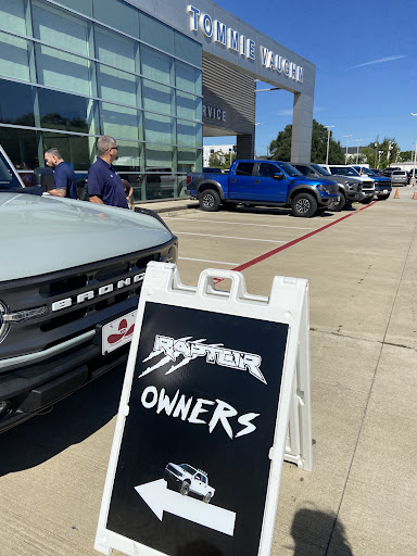 Car Dealer «Tommie Vaughn Ford», reviews and photos, 1201 N Shepherd Dr, Houston, TX 77008, USA