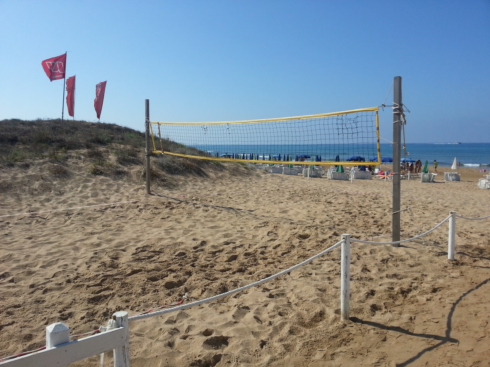 Foto di Kartibubbo beach con una superficie del acqua turchese