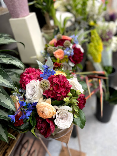 Florist «Rogers Park Florist», reviews and photos, 1415 W Morse Ave, Chicago, IL 60626, USA